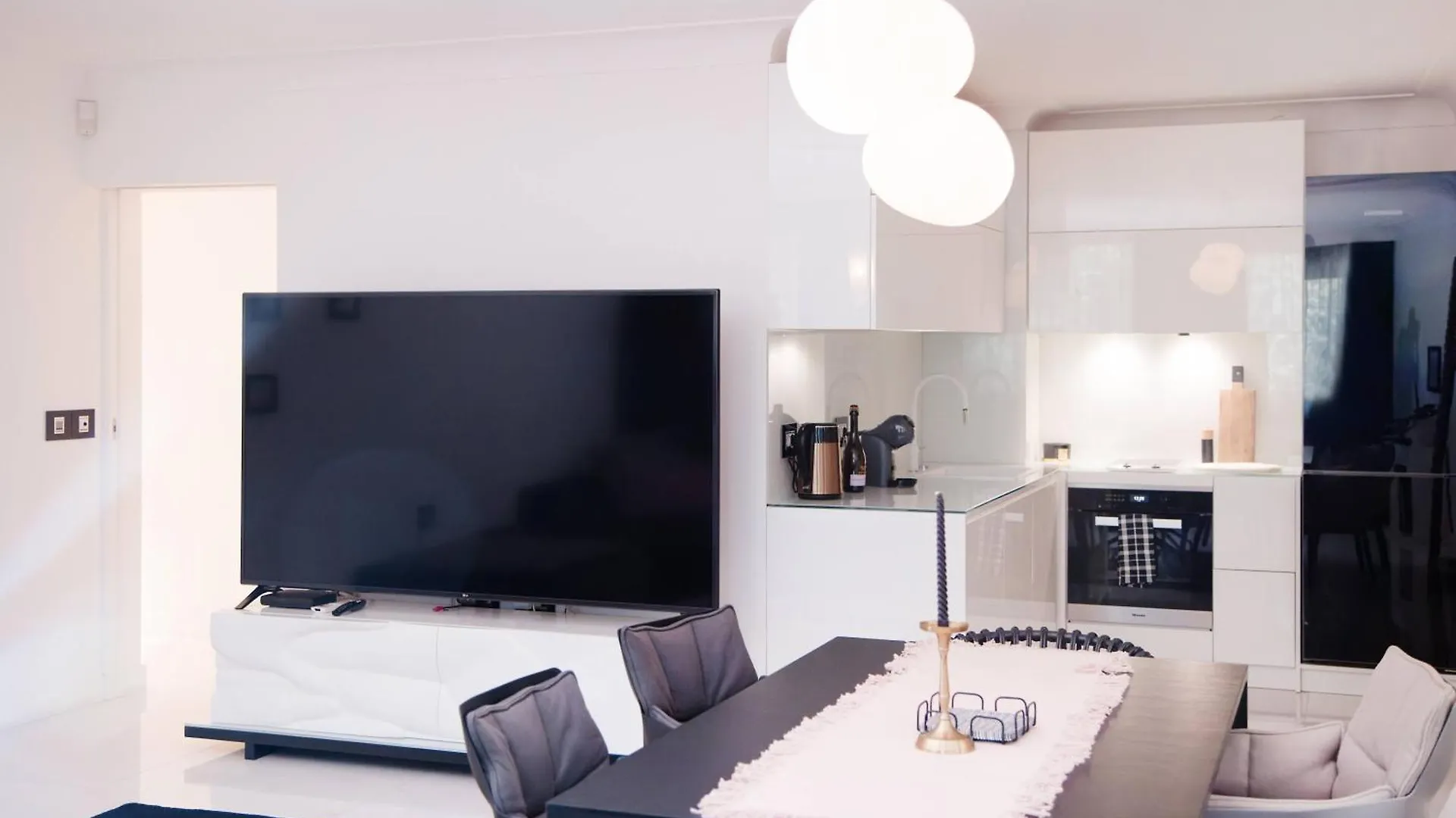 Fendi Style Suite In Lozenets, Marinela Hotel Sofia Bulgaria